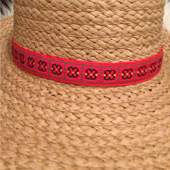 NEW! Lucca Swiss miss straw - Picture 3 of 5